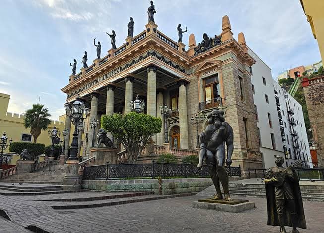 Teatro Juárez y Jardín Unión